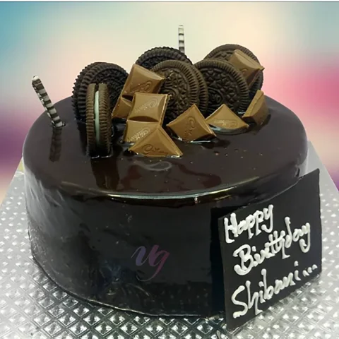 Chocolate Cakes with Oreo Topping