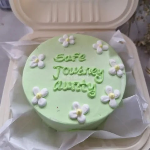 Bento Cake with White Flowers