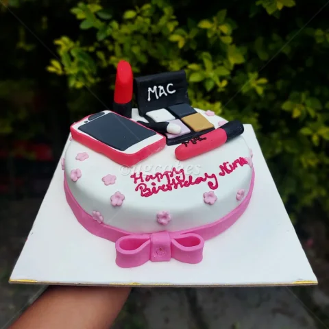 Mac Make Up Themed Cake