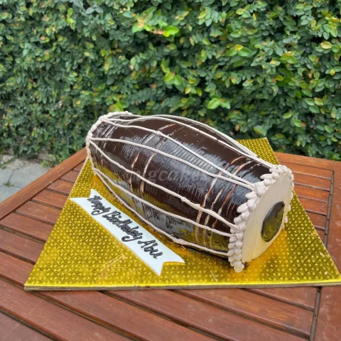 Madal Shaped Cake