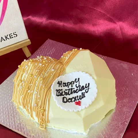 Pinata 3D Cake